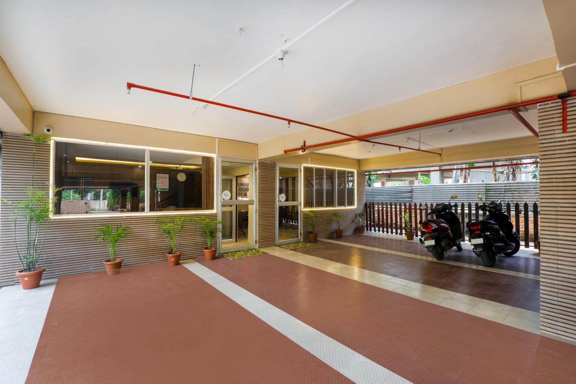 Treebo Urban Oasis Inn กูวาฮาติ ภายนอก รูปภาพ