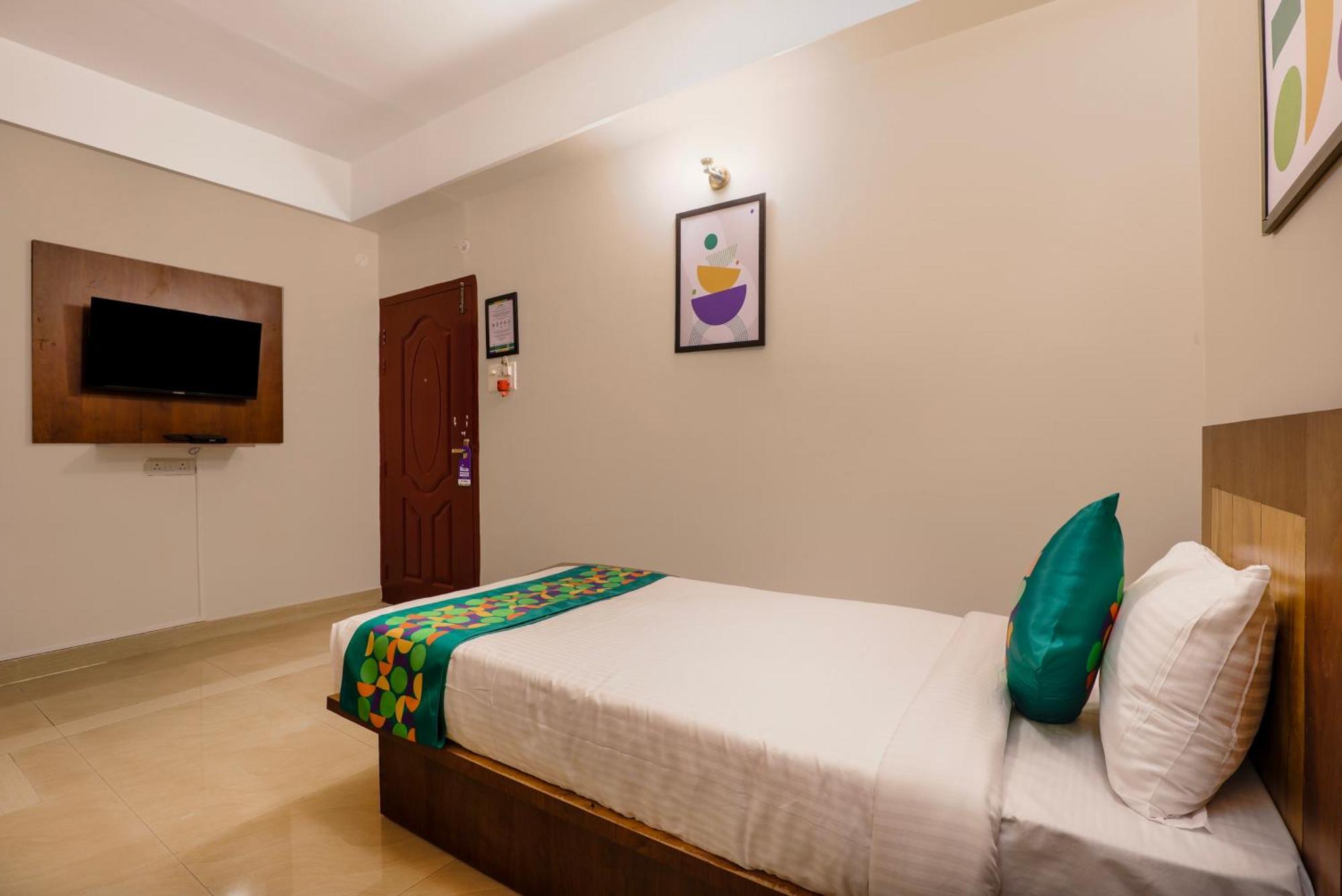 Treebo Urban Oasis Inn กูวาฮาติ ภายนอก รูปภาพ