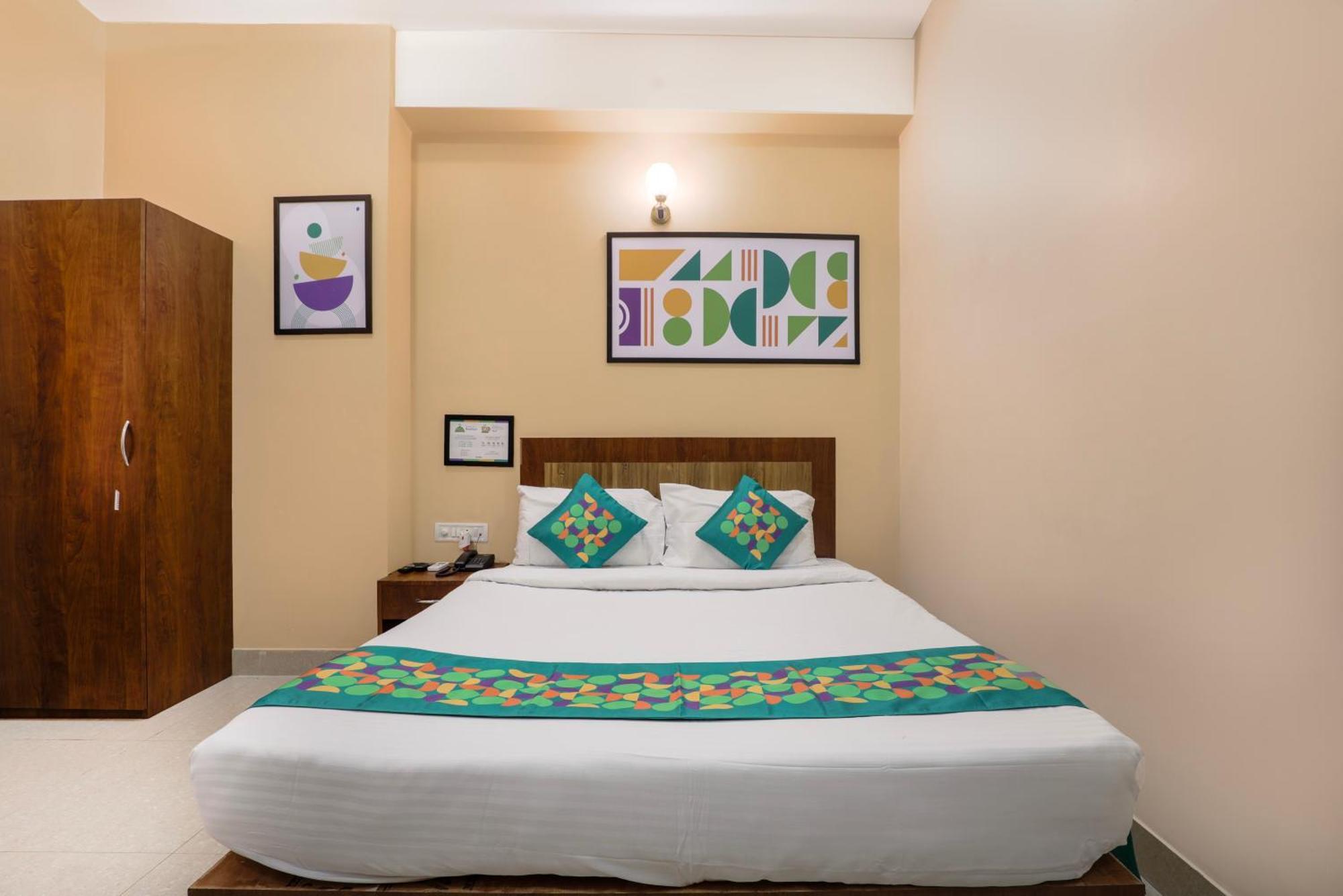 Treebo Urban Oasis Inn กูวาฮาติ ภายนอก รูปภาพ