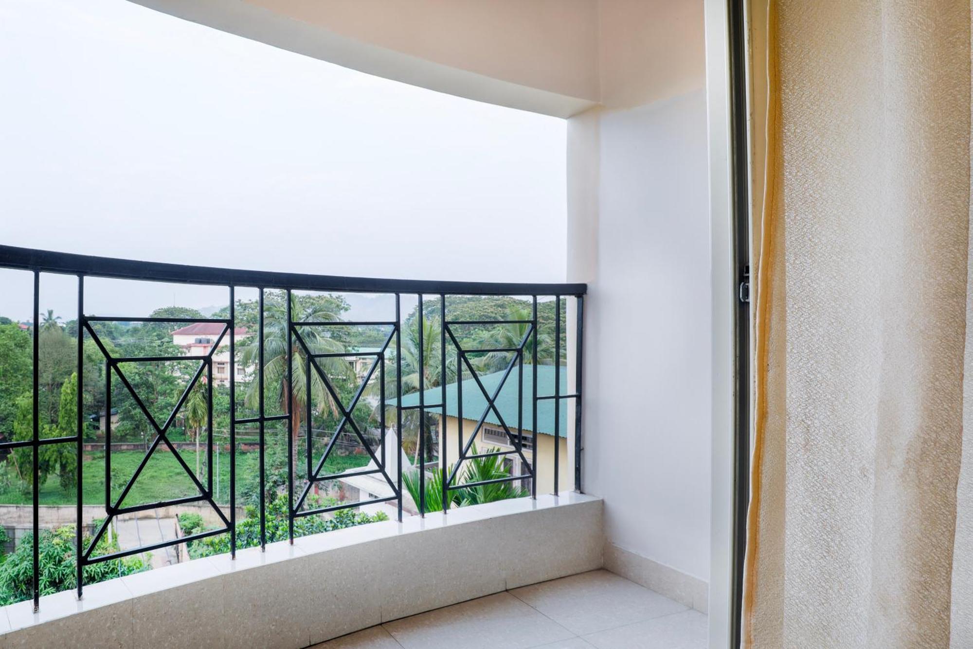 Treebo Urban Oasis Inn กูวาฮาติ ภายนอก รูปภาพ